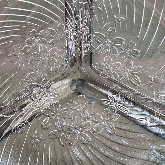 Vintage Glass Divided Plate Glass Relish Dish 3-Section KIG Malaysia Glass Dish - Picture 2 of 7